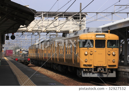 深黃色三洋幹線115系列(安裝AU13E冷卻器) 深黃色三洋幹線115系列(安裝AU13E冷卻器) 32927532