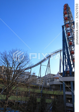 Urban scenery (Tokyo, Bunkyo Ward, Korakuen, winter edition) 32927850