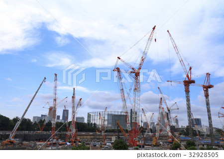 Urban scenery (Tokyo, New National Stadium, under construction) 32928505