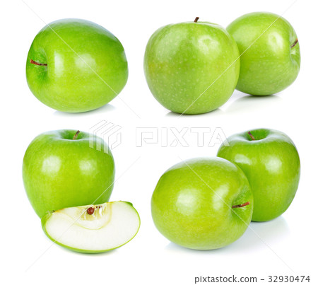 Green apple isolated on white 32930474