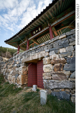 Anheung-sung, Taean-gun, Chungnam, Korea 32930817