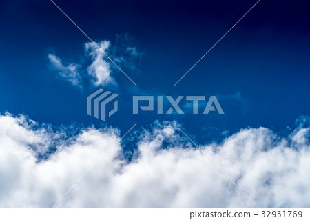 Cloud with blue sky 32931769