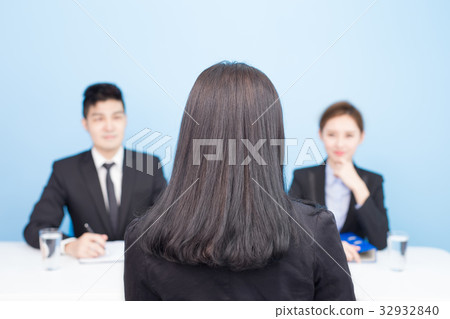 businesspeople with interview 32932840