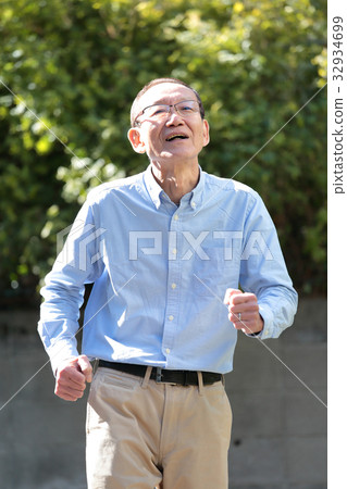 Senior male · exercise Senior male · exercise 32934699