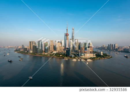 Shanghai luajiazui finance and business district Shanghai luajiazui finance and business district 32935586