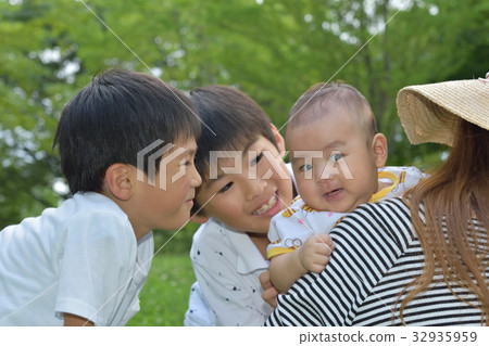 Family, brother image 32935959
