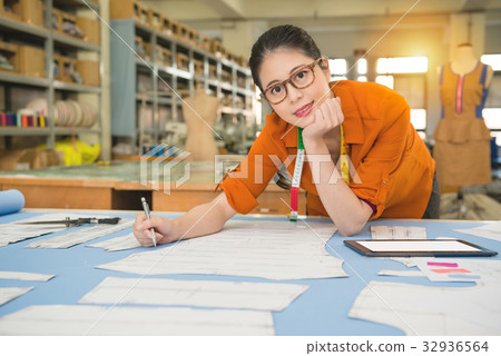 confidence fashion women designer drawing pattern 32936564