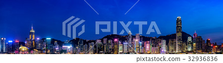 A panoramic view of Hong Kong from the Kowloon Peninsula 32936836