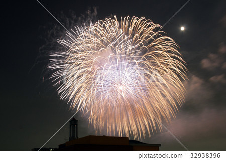 Todabashi Fireworks Festival Todabashi Fireworks Festival 32938396
