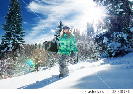 snowboarding snowboarding 32938986