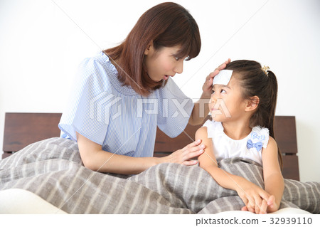 基於蒲團的小孩 32939110
