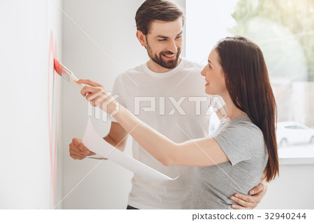 Young couple doing apartment repair together 32940244