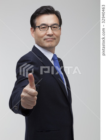 Businessman 32940463