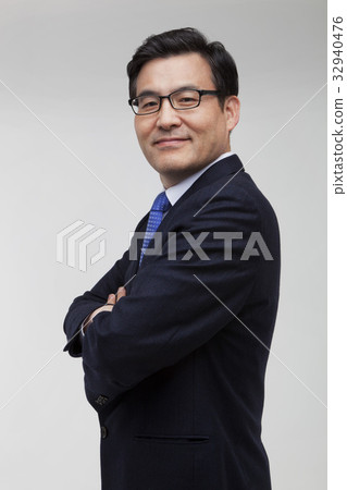 Businessman Businessman 32940476