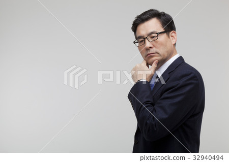 Businessman Businessman 32940494