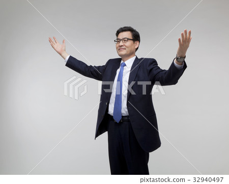 Businessman 32940497