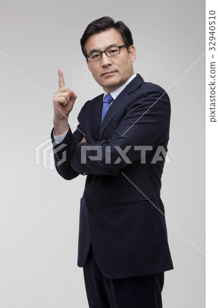 Businessman 32940510