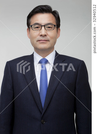 Businessman Businessman 32940512