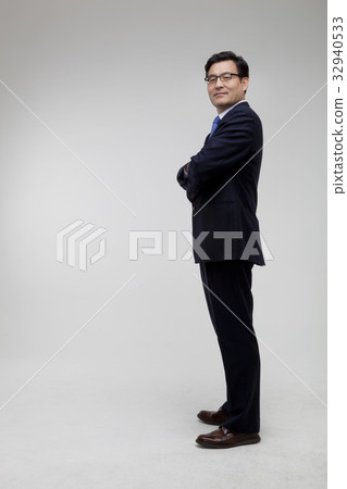 Businessman 32940533