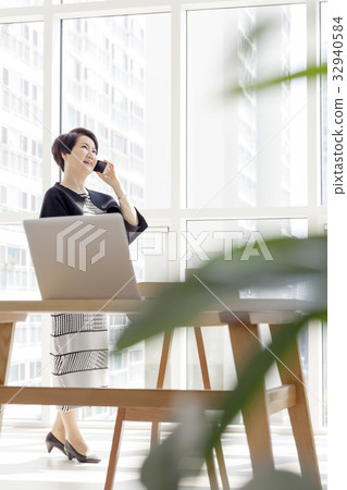 Business woman Business woman 32940584