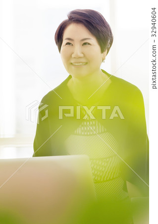 Business woman 32940604