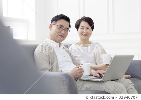 couple 32940707