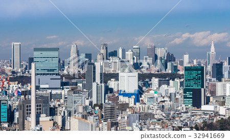 Townscape around Shibuya-ku and high-rise building in Shinjuku sub-central city 32941669