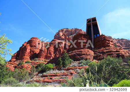 Red Rocky Mountain Church in Sedona, USA Red Rocky Mountain Church in Sedona, USA 32942099