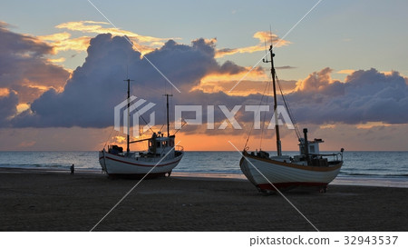 Fishing boats at the Slettestrand, Jammerbugten 32943537