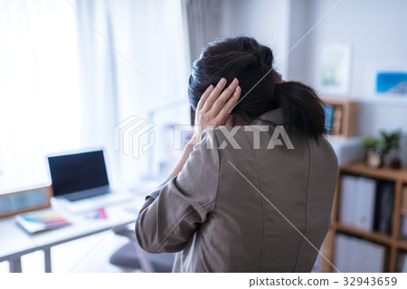 Woman Woman 32943659