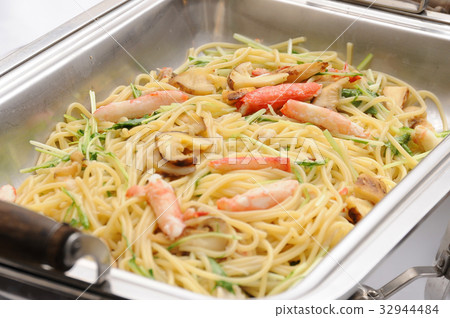 Catering food Pasta 32944484