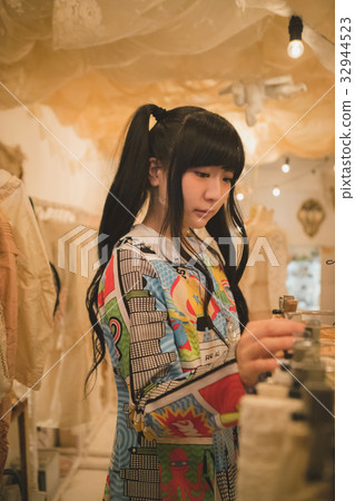 shoping, youngster, female 32944523