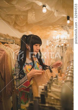 shoping, youngster, female 32944533