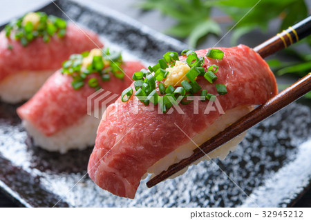 Wagyu handmade sushi Wagyu handmade sushi 32945212