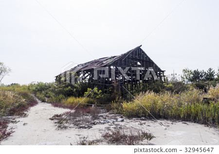 Salt warehouse, waste warehouse Salt warehouse, waste warehouse 32945647