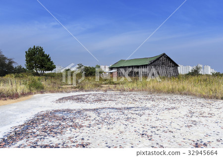 Salt warehouses, tiles Salt warehouses, tiles 32945664