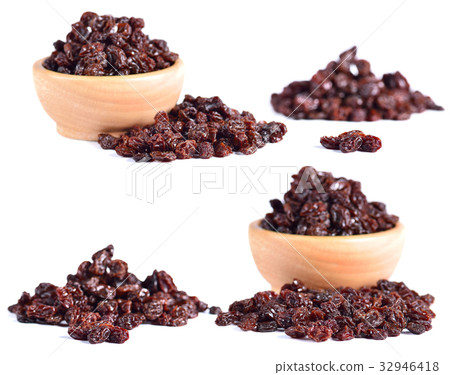 Dried raisins on a white background 32946418