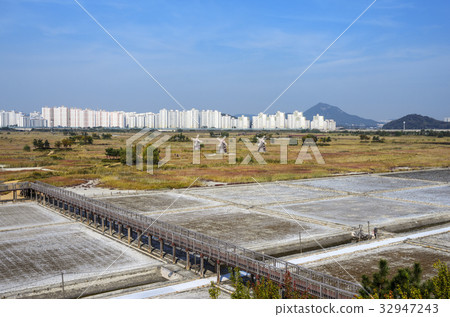 鹽礦,風車,索拉濕地生態公園 鹽礦,風車,索拉濕地生態公園 32947243