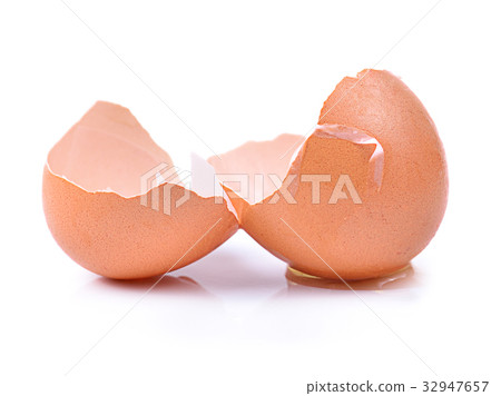 Broken egg isolated on white background 32947657