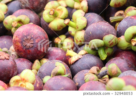 mangosteen at street food 32948053