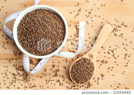 Perilla frutescens seed 32948489