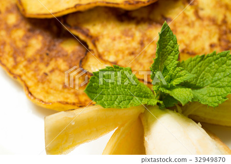 American Banana pancakes 32949870