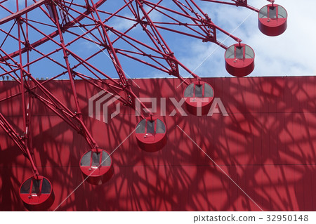 Umeda HEPFIVE's red Ferris wheel 32950148