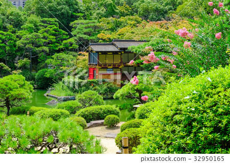 Japanese Garden Sorakuen 32950165