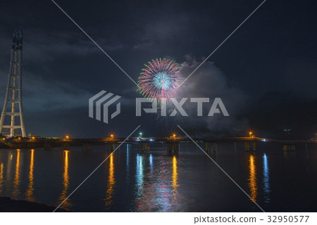 瓦茲港節煙花煙花像西瓜 32950577