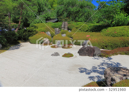 Dry mountain water of Meitsuki-in Dry mountain water of Meitsuki-in 32951980