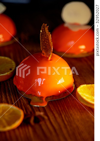 Orange mousse cake. Bright,juicy,citrus massovoe 32952027