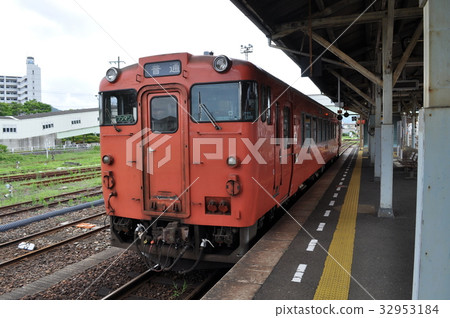 JR West Japan San-in Main Line and Biei Line Nagato-shi Station JR West Japan San-in Main Line and Biei Line Nagato-shi Station 32953184