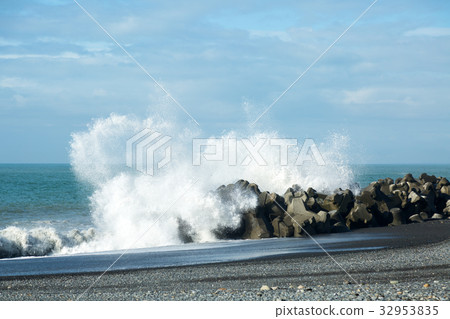 高浪 高浪 32953835