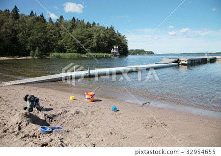 瑞典湖沐浴 32954655